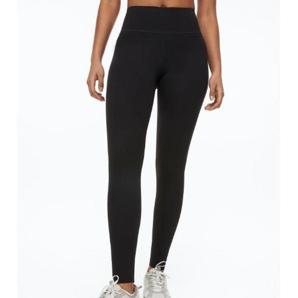 Black athletic leggings workout pants gym wear